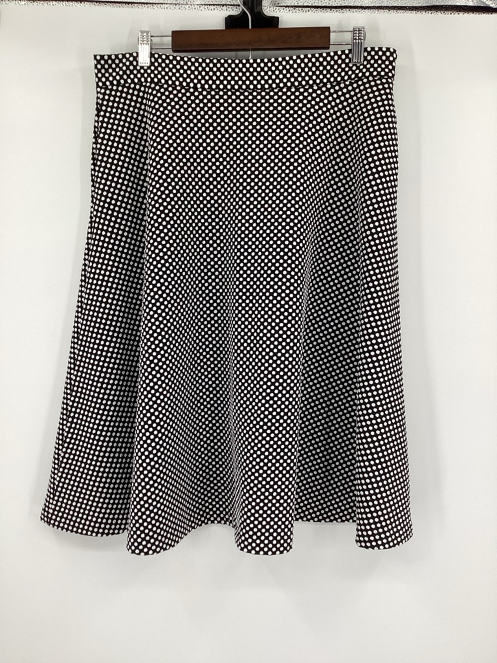 Banana Republic Black and White Dot Jacquad A-Line Midi Skirt - Picture 2 of 13